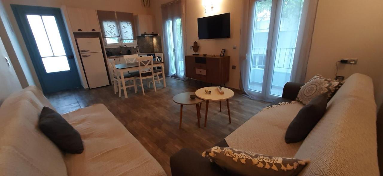 Central Apartment Patitiri  Bagian luar foto