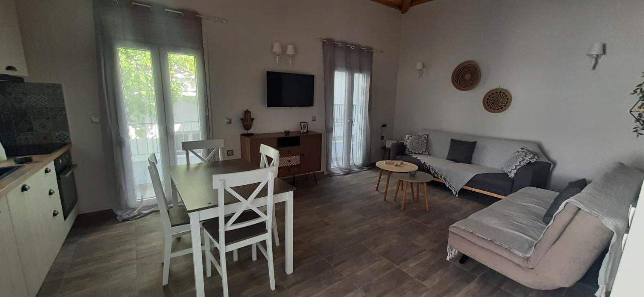 Central Apartment Patitiri  Bagian luar foto